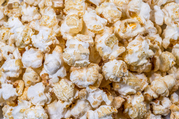 Popcorn-Flocken freuen sich auf nächsten Kinobesuch