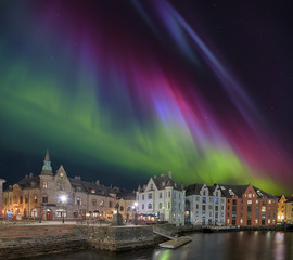 Alsesund Norwegen Hafen Nordlicht