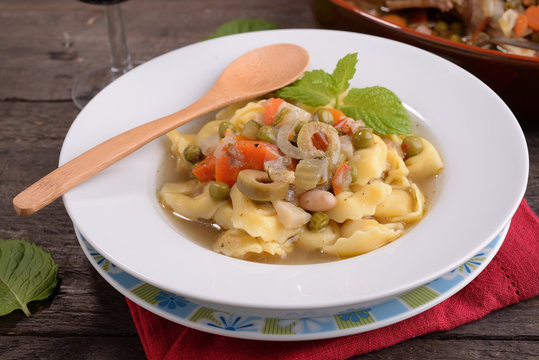 Cappelletti in turkey broth with herbs