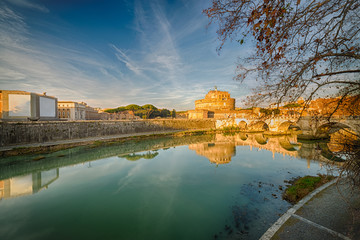 Obraz premium Bridge over river in Rome