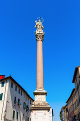Fototapeta premium Marian Column in Lucca, Italy