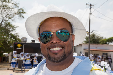 Cooler Typ auf Erntedankfest (Curacao)