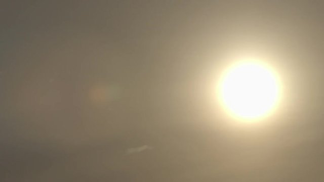 El sol en lo m&aacute;s alto al atardecer