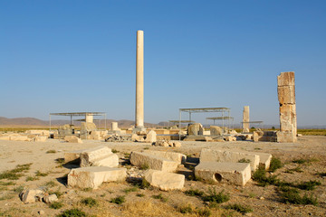 Ruins of Pasargadae - the capital of the Achaemenid Empire under Cyrus the Great

 - obrazy, fototapety, plakaty
