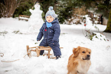 im Schnee mit de Hund