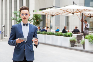 Businessman with casual style in the city.