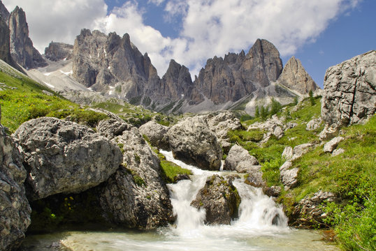 Whitewater creek in Vallon Popera, with Croda Rossa in backgroun