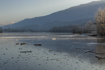 Lac de Sainte Hélène - Savoie.