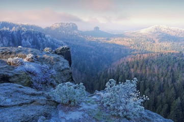 Elbsandsteingebirge im Winter Aussicht Domerker - Elbe sandstone mountains in winter viewpoint...