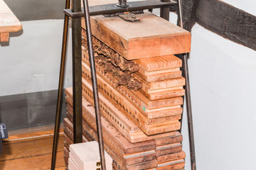 Alte Zigarrenpresse aus Holz