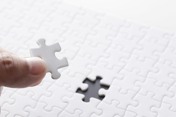 白いジグソーパズル　White jigsaw puzzle