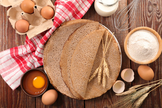 buckwheat crepe with ingredients