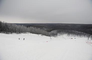 Fototapeta na wymiar General view down on ski slope