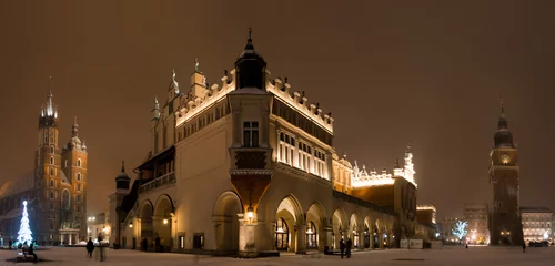 Foto op Plexiglas Krakau Besneeuwde marktplaats