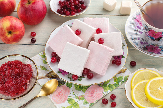 Sweet berry locum with tea