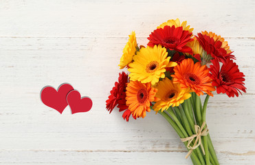 Blumenstrauss mit Herzen