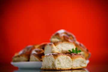 sweet rolls with raisins