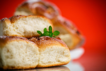 sweet rolls with raisins