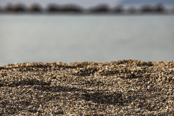 Scorcio di spiaggia in ghiaia