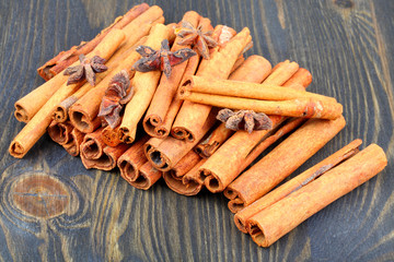 Cinnamon sticks on wooden table