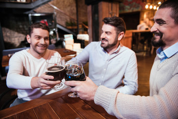 Selective focus of glasses with alcoholic drink