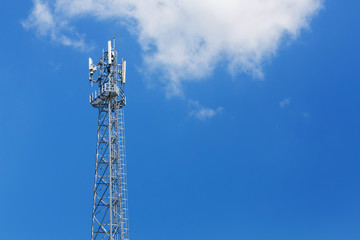 Obraz premium Antenna repeater tower