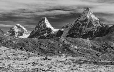 Papier Peint photo Cho Oyu Nirekha (6169 m), Kangchung (6062 m), and Chola (6069 m) in the area of Cho Oyu (black and white) - Gokyo region, Nepal, Himalayas