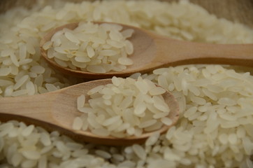 Tahta kaşıkta Pirinç