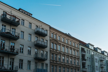 Fototapeta na wymiar apartment houses at berlin in a row