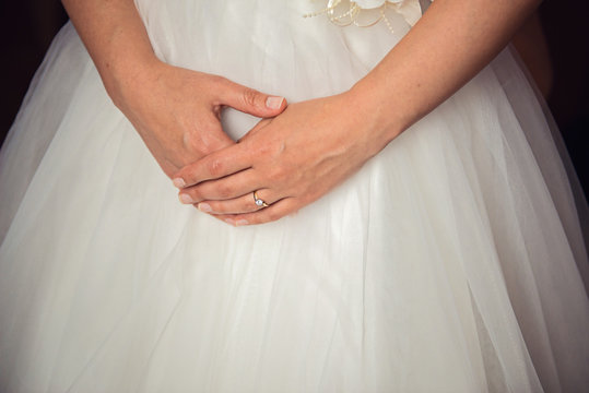 White bride hand detail