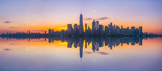 Rolgordijnen New York City Skyline Reflections panorama © Michael