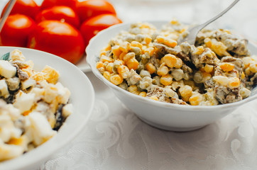 Salads with croutons, coarsely