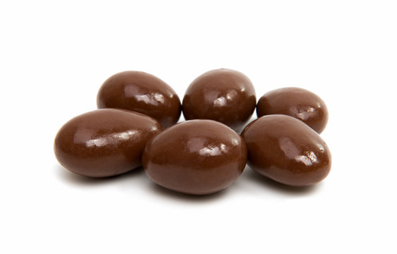 almonds in chocolate glaze