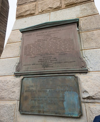 Fototapeta premium brooklyn bridge memorial tablet