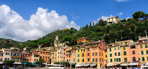 Fototapeta na wymiar Portofino, famoso paese della Liguria, Italia