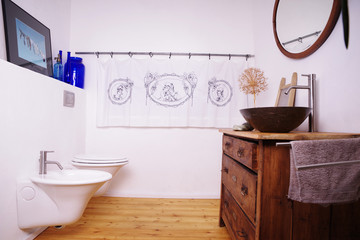 modern renoviertes Badezimmer