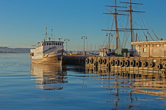 altes Schiff im Hafen von Oslo