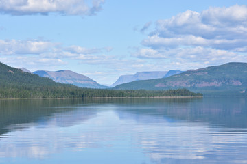 Fototapeta na wymiar Mountain lake in the Putorana plateau.
