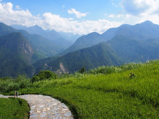 Naklejka na ściany i meble Path through Vietnamese mountains