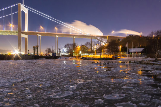 &Auml;lvsborgsbron och f&auml;rjen&auml;s