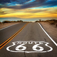 Abwaschbare Fototapete Route 66 Route 66-Schild auf dem Boden der Straße.