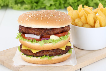 Doubleburger Double Burger Hamburger mit Pommes Frites