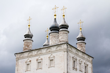Fototapeta na wymiar Stormy clouds over Russian church