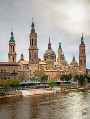 Fototapeta na wymiar El Pilar Cathedral in Zaragoza, Spain