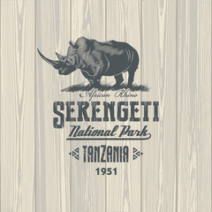 Африканский Носорог, Национальный парк Серенгети, Танзания, на деревянном фоне, иллюстрация, вектор