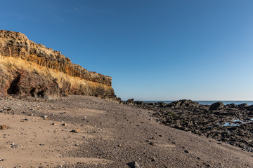 Petites falaises sur la pointe du Payré (Vendée, France)