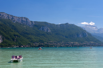 Fototapeta na wymiar Lac d'Annecy en été - France