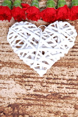 Serce i kwaity w dowód miłoścci © fotodrobik