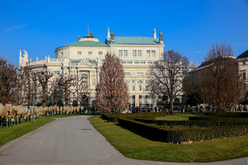 Fototapeta premium wien by day: palaces and the city