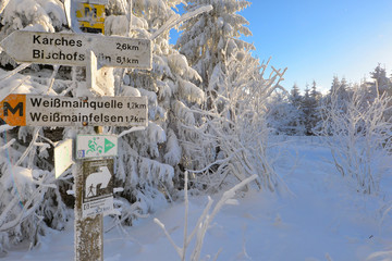 verschneite Winterlandschaft frostig kalt